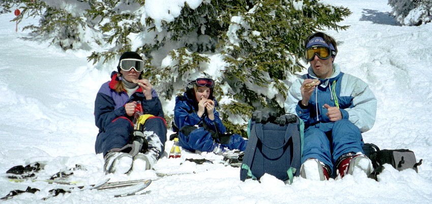 Frokostmadpakke i terrænet er også et af dagens højdepunkter (Westendorf, Tyrol, 2005)